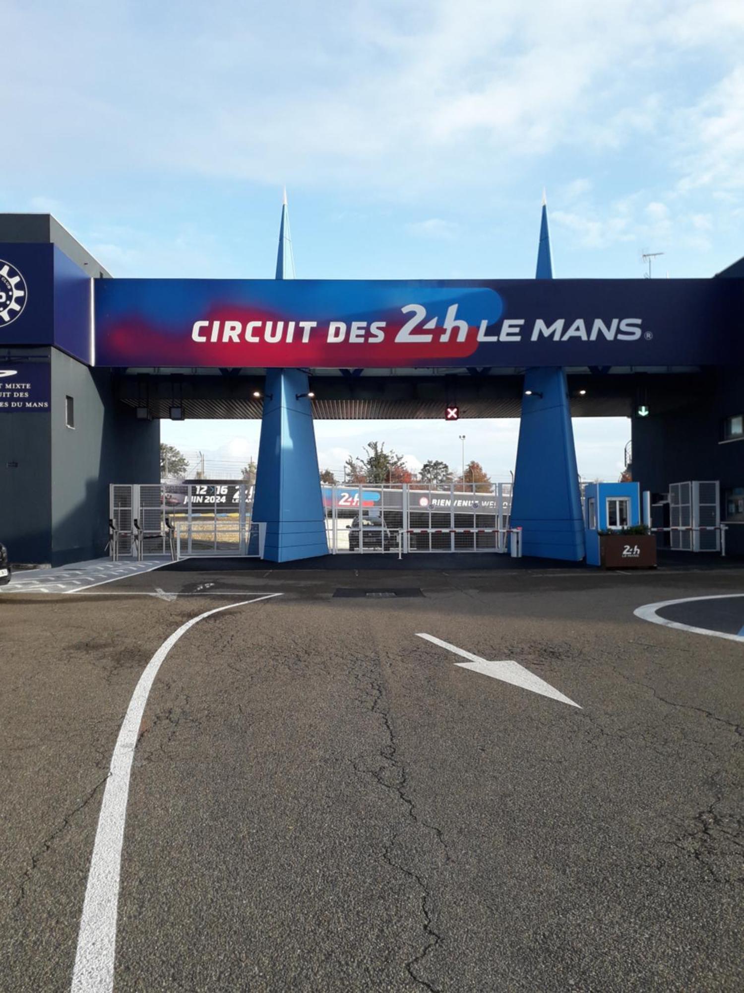 Proximite Circuit 24 Heures Le Mans Bagian luar foto